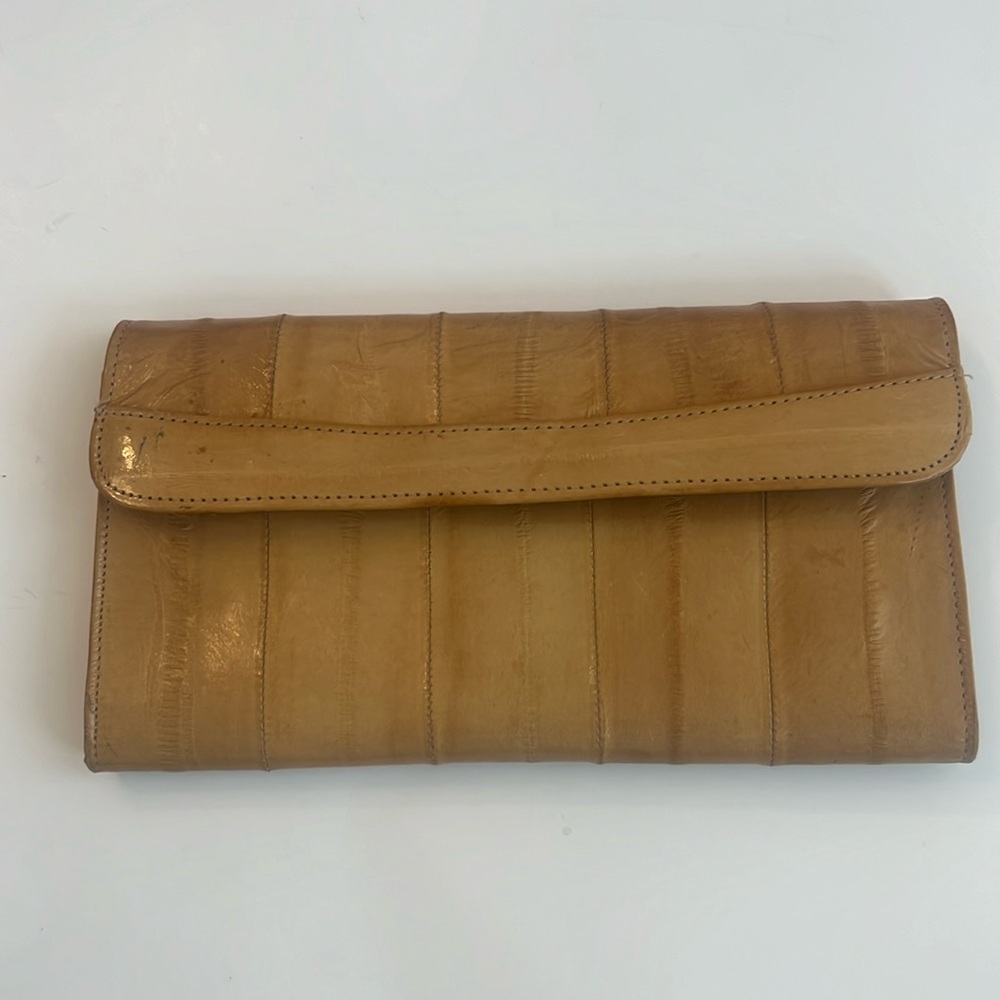 Eel skin TAN Beige Wallet snap closure